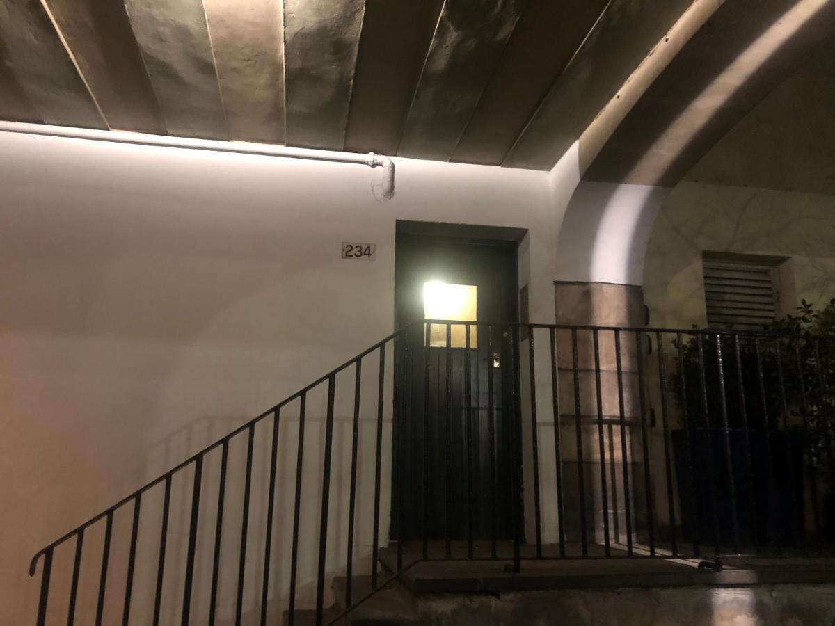 Royal Mile Famous Canongate Flat Edinburgh Bagian luar foto