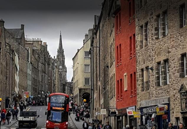 Royal Mile Famous Canongate Flat Edinburgh Bagian luar foto